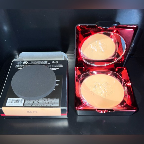 Kat Von D Lock It Powder Foundation Tan 170. Nude, Neutral, Toned, Facial, Deep - Picture 4 of 6